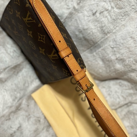 Authentic Louis Vuitton Musset Tango PM - Picture 3 of 4
